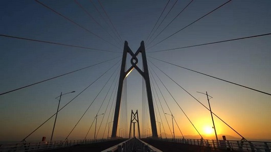 日前世界好長的跨海鋼結構大橋正式通車